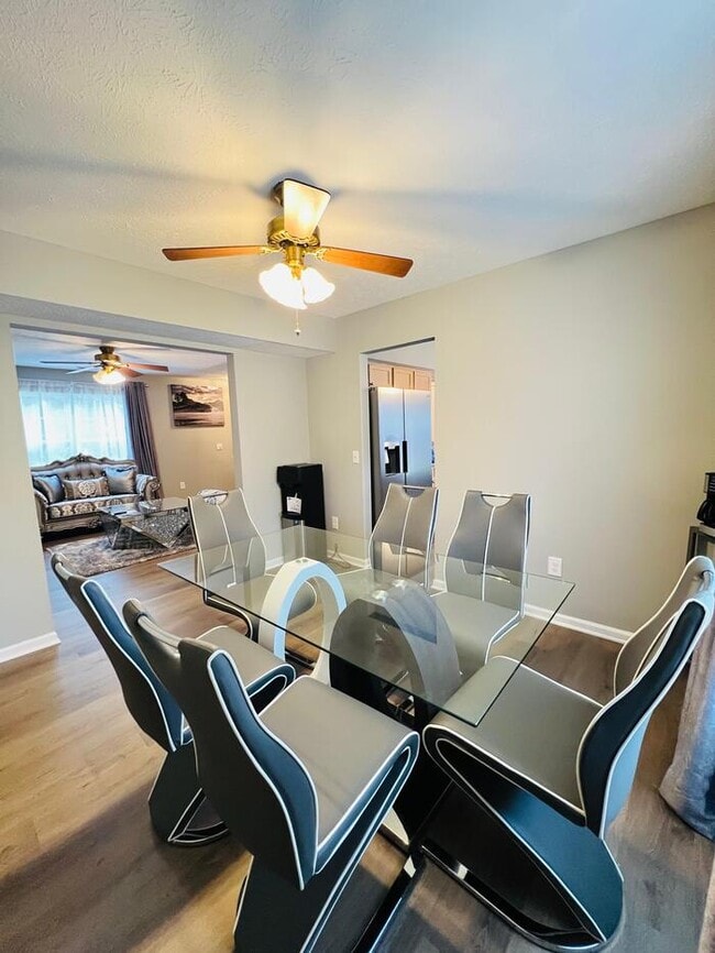 Building Photo - Furnished pillory way beauty