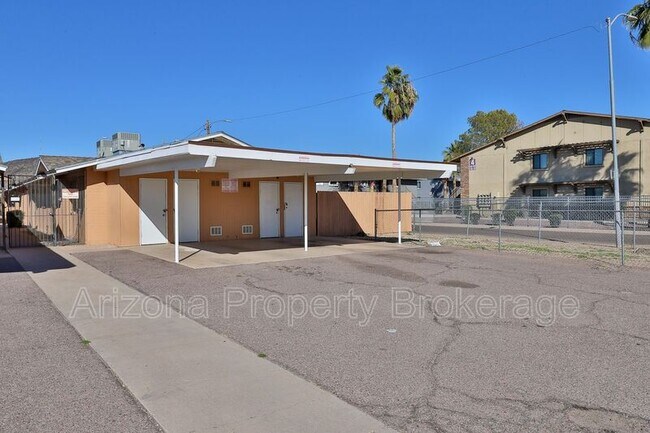 Building Photo - 1702 W Vogel Ave