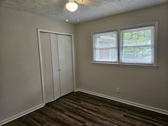 Building Photo - 853 Shannon Dr