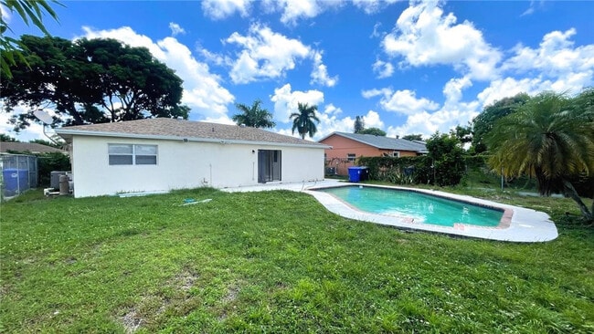 Building Photo - 310 SW 79th Way