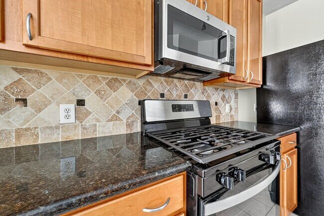 Building Photo - 7407 Hollister Ridge