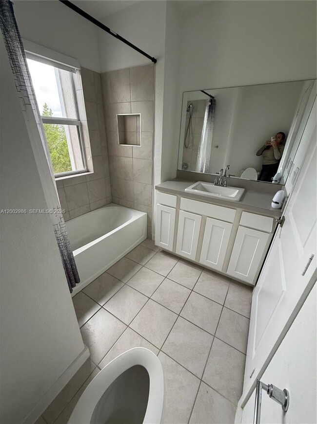 Building Photo - 1743 SE 9th Terrace