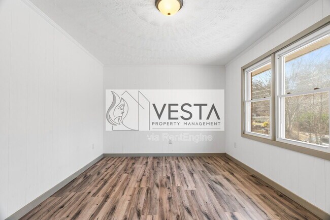 Building Photo - 326 New Salem Rd