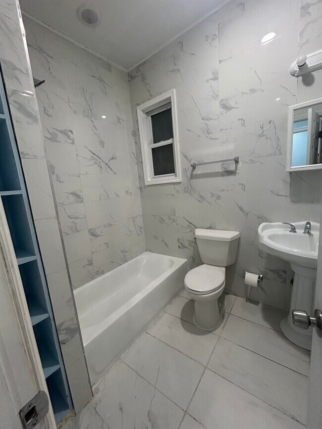 Building Photo - 72 Fairview Ave