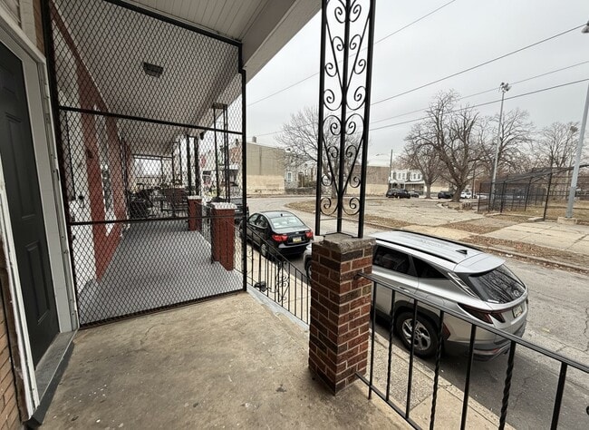 Building Photo - 5128 Ogden St