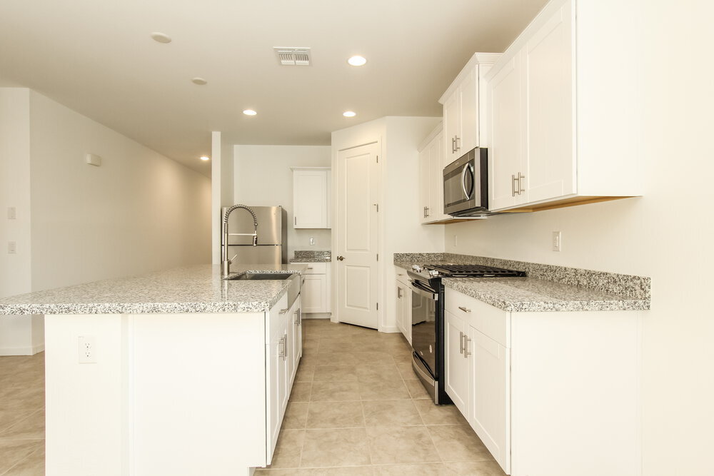 Building Photo - 17342 W Running Deer Trl