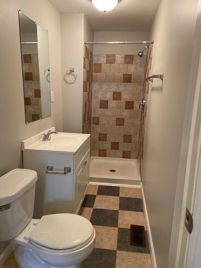 Building Photo - 360-362 E Hinman Avenue