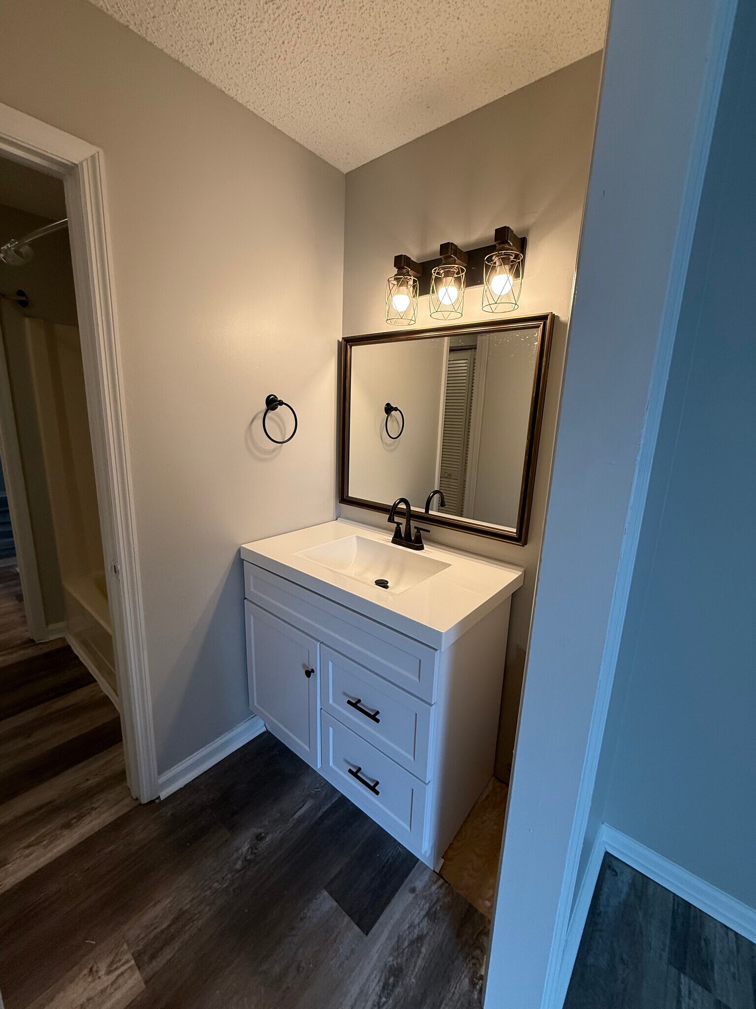 New Vanity - 6703 Jefferson Pl