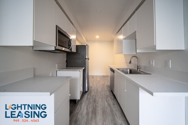 Building Photo - 1201 Kings Rd