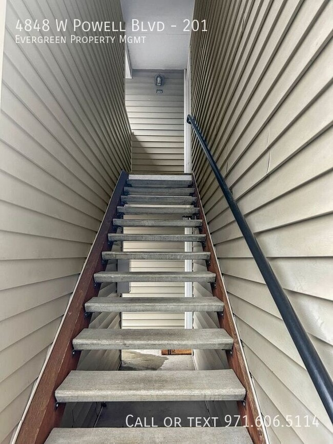 Building Photo - 4848 W Powell Blvd