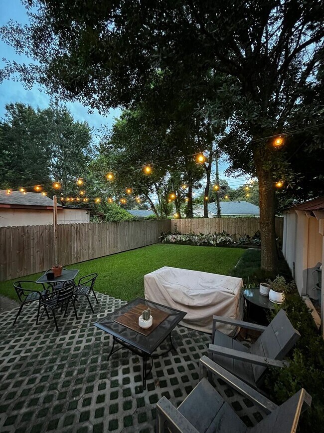Building Photo - Charming Home In the Garden District- Ideal Location