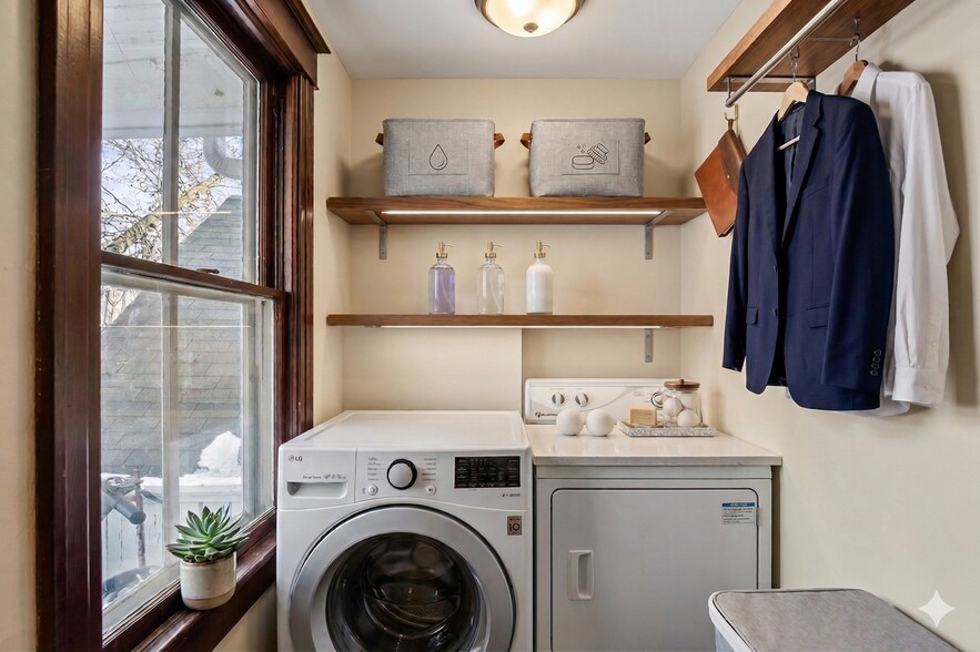 Building Photo - 120 N Franklin St