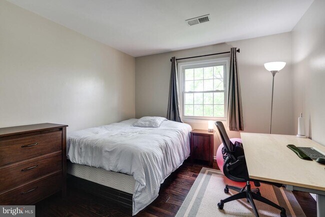 Building Photo - 12707 Harborview Ct
