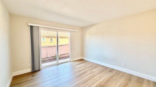 Building Photo - Lovely Downstairs, Entry-Level, End Unit Condo in the Private Diamante HOA Community of Bonsall, ...