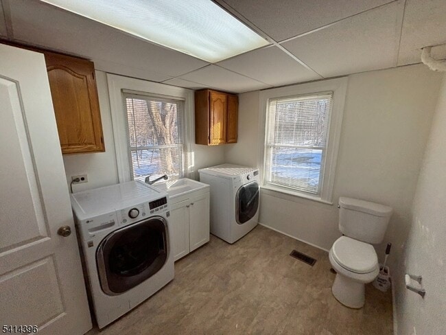 Building Photo - 86 Ringwood Ave