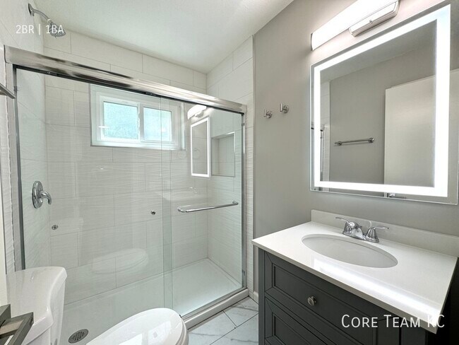 Building Photo - 1132 W 41st Terrace