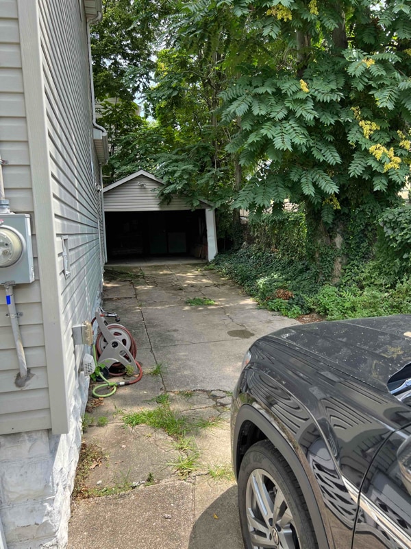 Building Photo - 2848 Linwood Ave