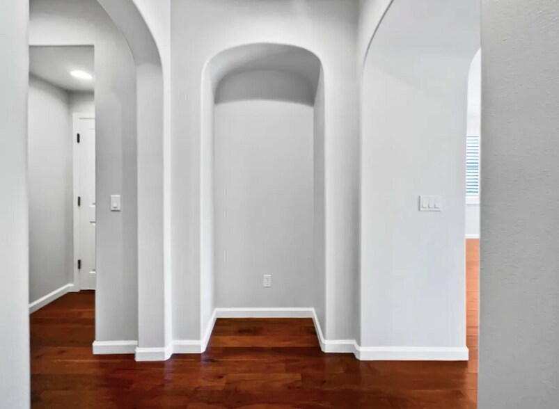 Building Photo - 3221 Browntail Way