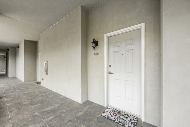 Building Photo - 150 Salt Air Dr