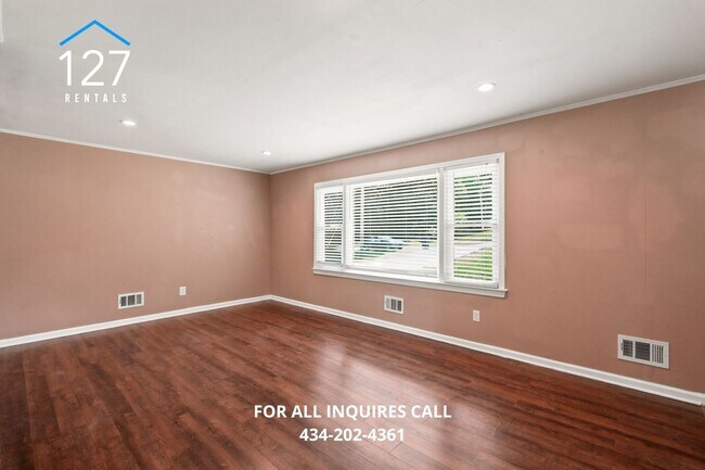 Building Photo - Spacious 4-Bedroom Single Family home with Large Backyard & Ample Storage