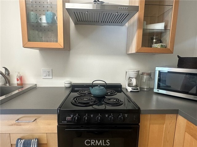 Building Photo - 8601 Wonderland Ave