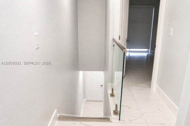 Building Photo - 2750 W 76th St