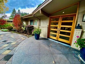 Building Photo - Stunning, 4 Bedroom, 3500 Square Foot, Highland's Home in Boise's North End