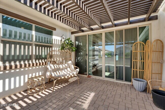 Building Photo - 9418 E Theia Dr