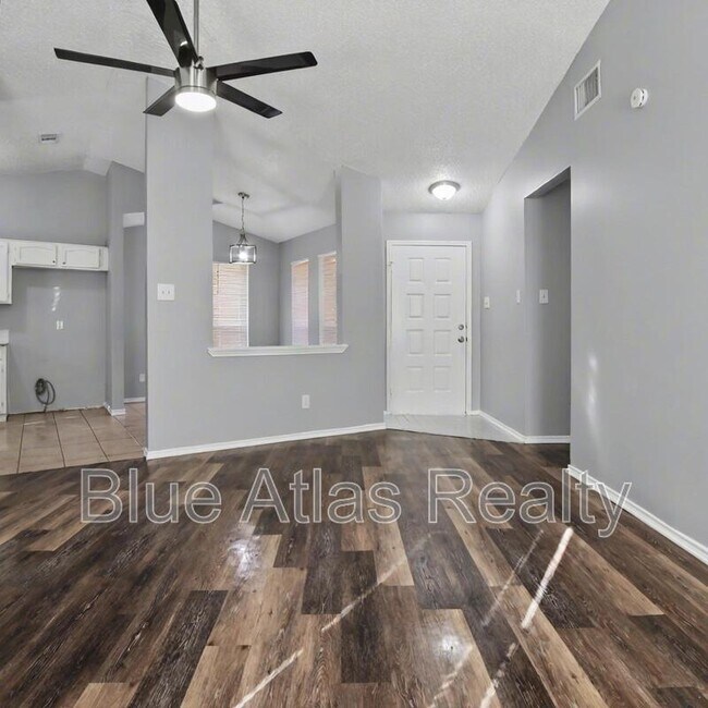 Building Photo - 1009 W Hills Terrace