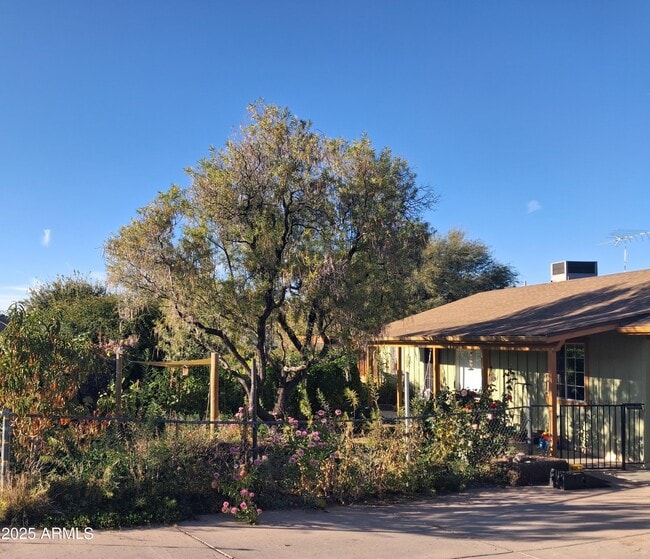 Primary Photo - 4020 E Creek View Dr