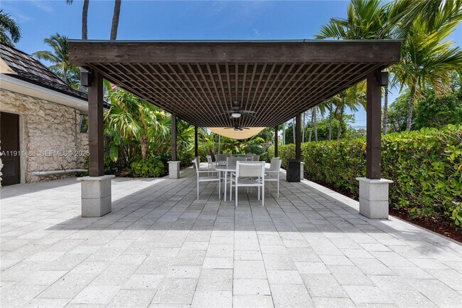 Building Photo - 96000 Overseas Hwy