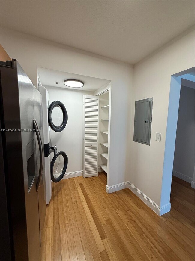 Building Photo - 31 SE 5th St