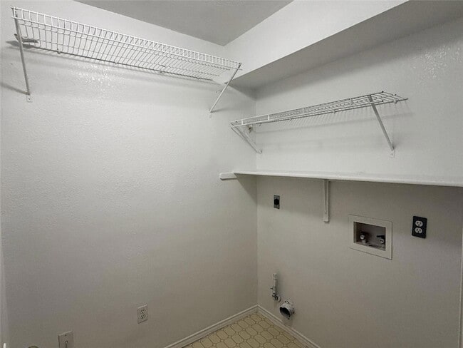 Building Photo - 3904 Cadoz Ct