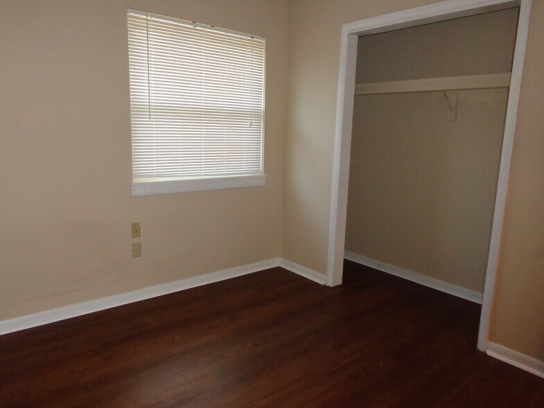 Bedroom 1 - 6 Erbacon Rd