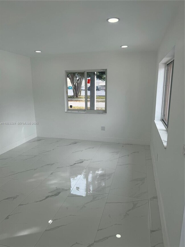 Building Photo - 801 NW 109th St