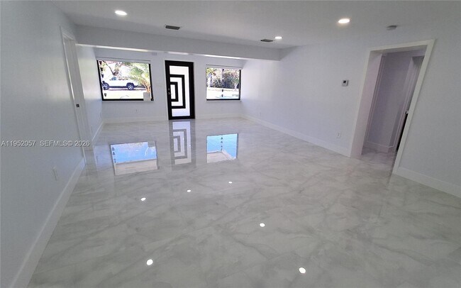 Building Photo - 216 Shadow Way