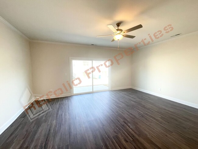 Building Photo - Gorgeous 3 Bedroom, 2.5 Bath, 1-Car Garage...