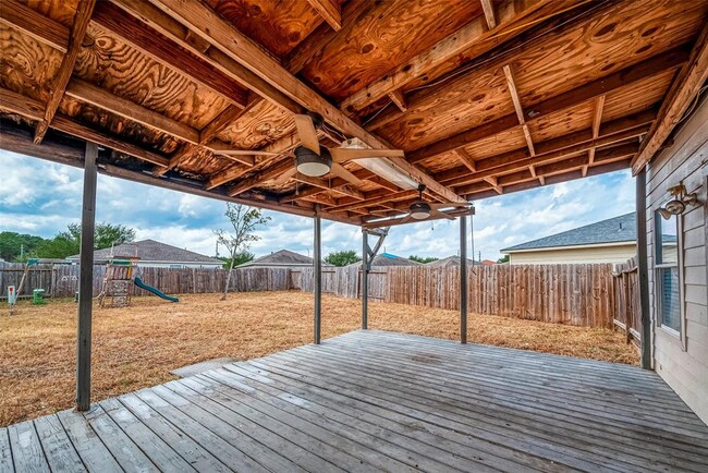 Building Photo - 28818 Frio River Loop