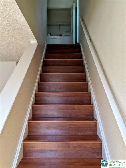 Building Photo - 1825 Falcon Dr