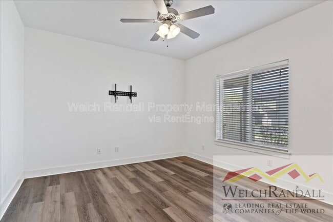 Building Photo - 2090 Carson Ave