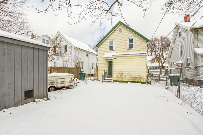 Building Photo - 3-Bed 2-Bath Single Family Home For Rent