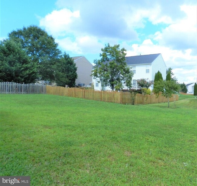 Building Photo - 5203 Linden Dr