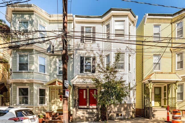 Building Photo - 96 Webster St