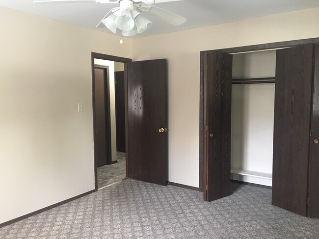 Master bedroom - 157 N West St