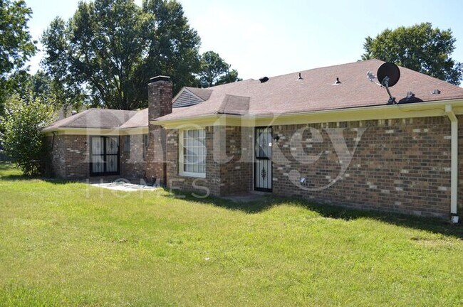 Building Photo - 3034 Oak Allee St