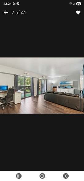 Building Photo - 1405 E Central Rd