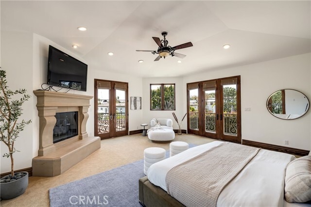 Building Photo - 718 N Poinsettia Ave