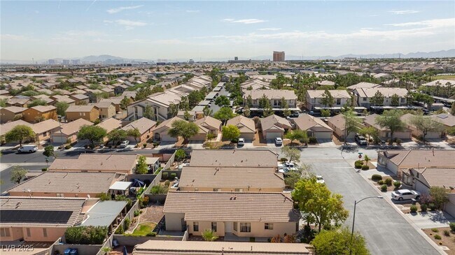 Building Photo - 9590 Bandera Creek Ave