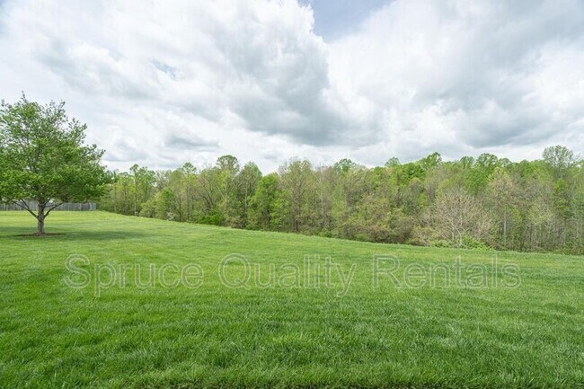 Building Photo - 6201 Black Willow Dr