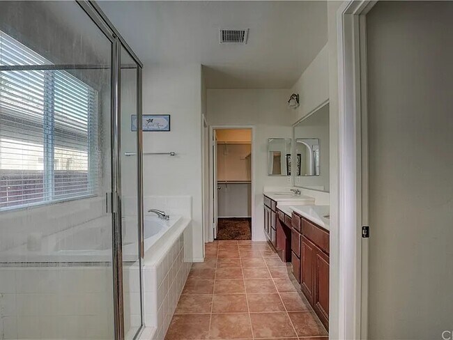 Building Photo - 29394 Castaway Ct